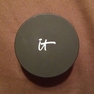 IT cosmetic translucent powder